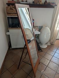Specchiera stand alone