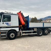 Camion gru tre assi con ribaltabile e gib Mercedes