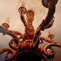 Lampadario d' antiquariato in legno  pregiato 