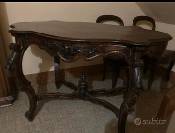 Tavolo da salotto in stile Luigi Filippo