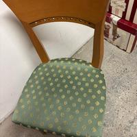 Sedie in legno e tessuto