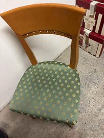 Sedie in legno e tessuto