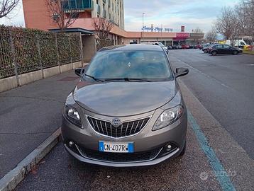 Lancia Ypsilon Gold plus superaccessoriata