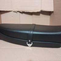 Sella nuova vespa et3 con levetta e logo piaggio e