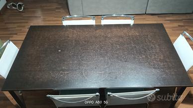 tavolo da cucina e sedie