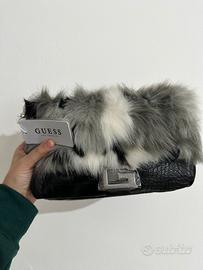Borsa guess con pelliccia bianca e nera