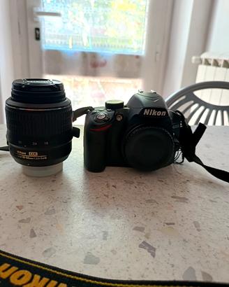 DSLR Nikon 3200 (corpo macchina e obiettivo base)