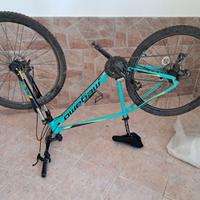 bici  mountain bike  28  ....mai usata