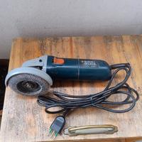 smerigliatrice Black e Decker 