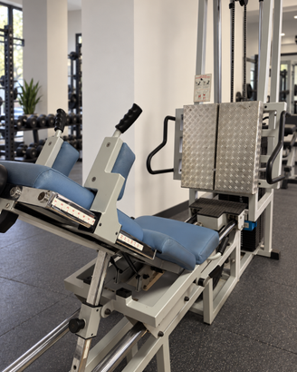 Pressa orizzontale Technogym – pacco pesi 400 kg