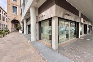 Negozio centro storico