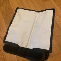 Riflettore per flash a slitta universale.