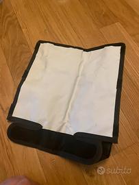 Riflettore per flash a slitta universale.