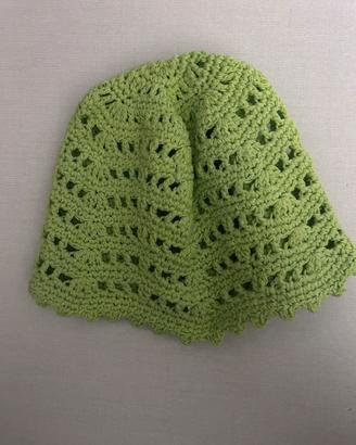 Cappello lavorato all’uncinetto