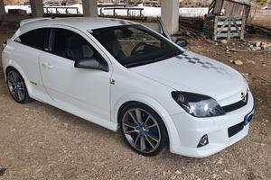 Opel Astra 2,0 Turbo OPC ( NUMERATA )