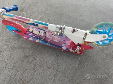 Monopattino  Cars Disney – ruote luminose