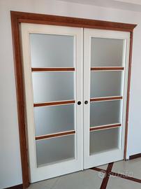 2 coppie di porte in legno con vetro satinato 