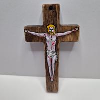 croce in legno con redentore dipinto