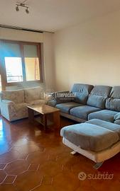 Trilocale parzialmente arredato - Solo uso azienda