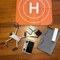Drone DJI Mini 3 Pro con varie accessori