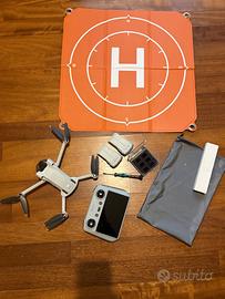 Drone DJI Mini 3 Pro con varie accessori