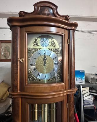 Orologio a pendolo da terra