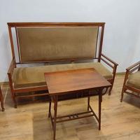 Salotto liberty primi 900 con divano poltrone e ta