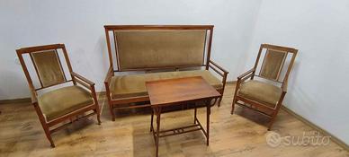 Salotto liberty primi 900 con divano poltrone e ta