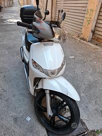 Peugeot tweet 125
