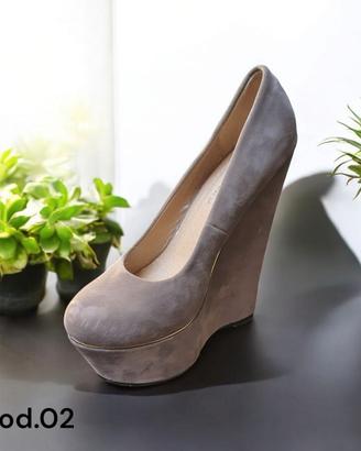 Scarpa donna con zeppa filo oro N.37