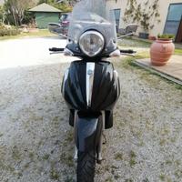 Scooter Beverly Tourer 300
