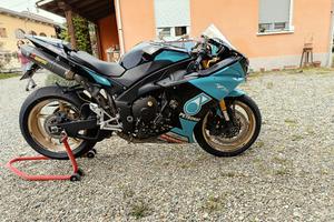 YAMAHA YZF-R1 BIG BANG 2011