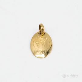 Ciondolo in oro giallo 9 kt “Madonna” S.2