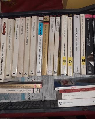 lotto libri gialli 34 pezzi 