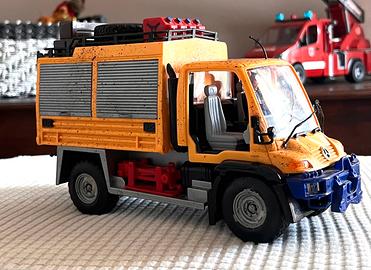 CAMION DI ASSISTENZA Mercedes-Benz Unimog U500