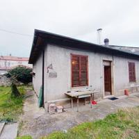 Vendita casa indipendente con giardino di mq 411