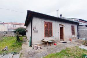 Vendita casa indipendente con giardino di mq 411