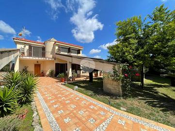 VILLA SINGOLA A QUARTO