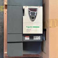 Inverter schneider ATV61HD18N4