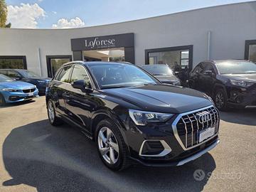 AUDI Q3 35 TDI S tronic Business Advanced