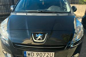 Pegeout  5008 1.6 diesel automatica 