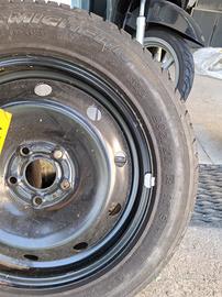 Pneumatico estive con cerchione in ferro 