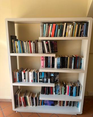Libreria in legno massiccio laccato bianco