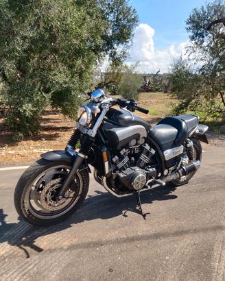moto Yamaha Vmax 1200cc  america 