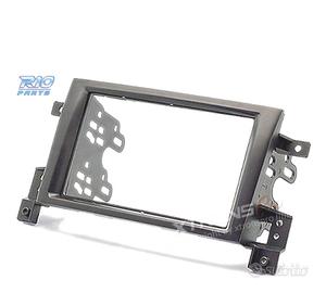CORNICE NERA PER AUTORADIO 2-DIN PER SUZUKI