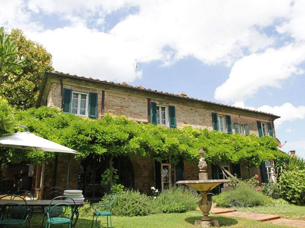 Rustico / Casale di 500 m² con più di 5 locali e b - Vista 4