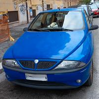 Lancia Y elefantino blu