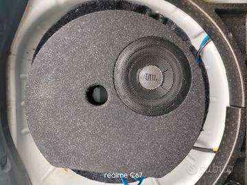 Subwoofer attivo JBL 8 per vano ruota di scorta