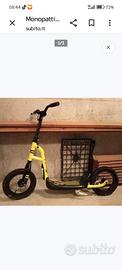 Monopattino Dino bikes per bambini