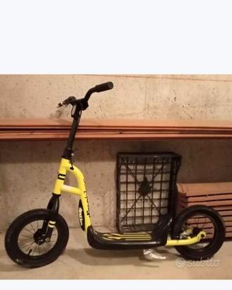 Monopattino Dino bikes per bambini
